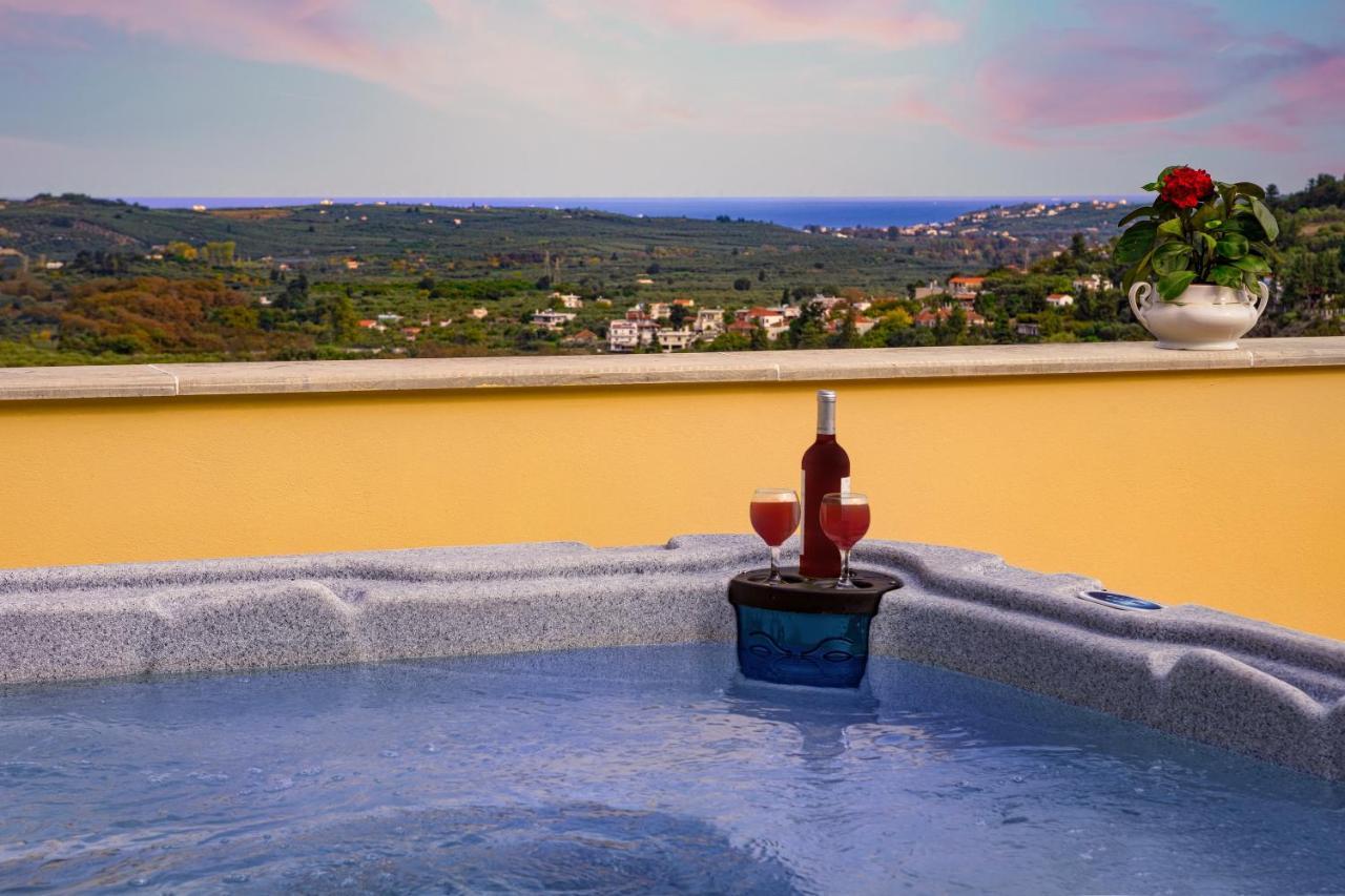 Makhairoí Villa Erontas - Private Heated Jacuzzi מראה חיצוני תמונה