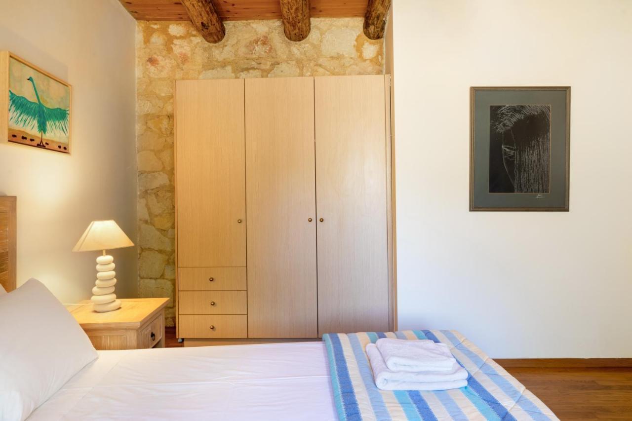 Makhairoí Villa Erontas - Private Heated Jacuzzi מראה חיצוני תמונה