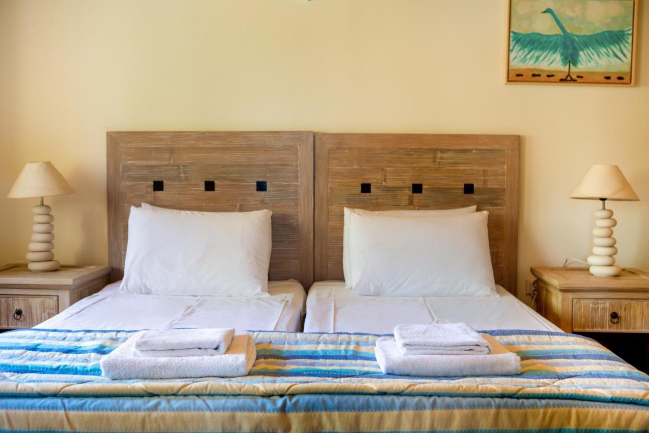 Makhairoí Villa Erontas - Private Heated Jacuzzi מראה חיצוני תמונה