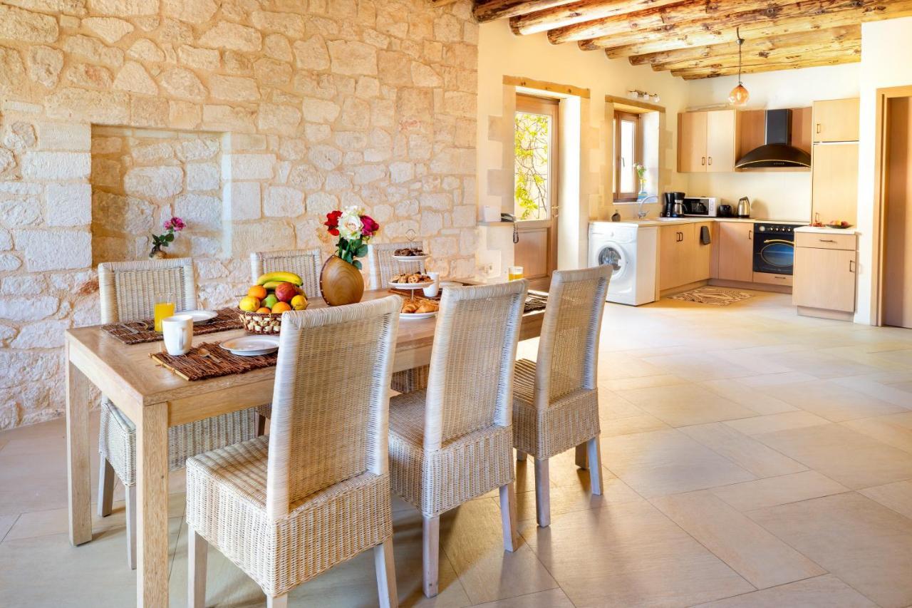 Makhairoí Villa Erontas - Private Heated Jacuzzi מראה חיצוני תמונה