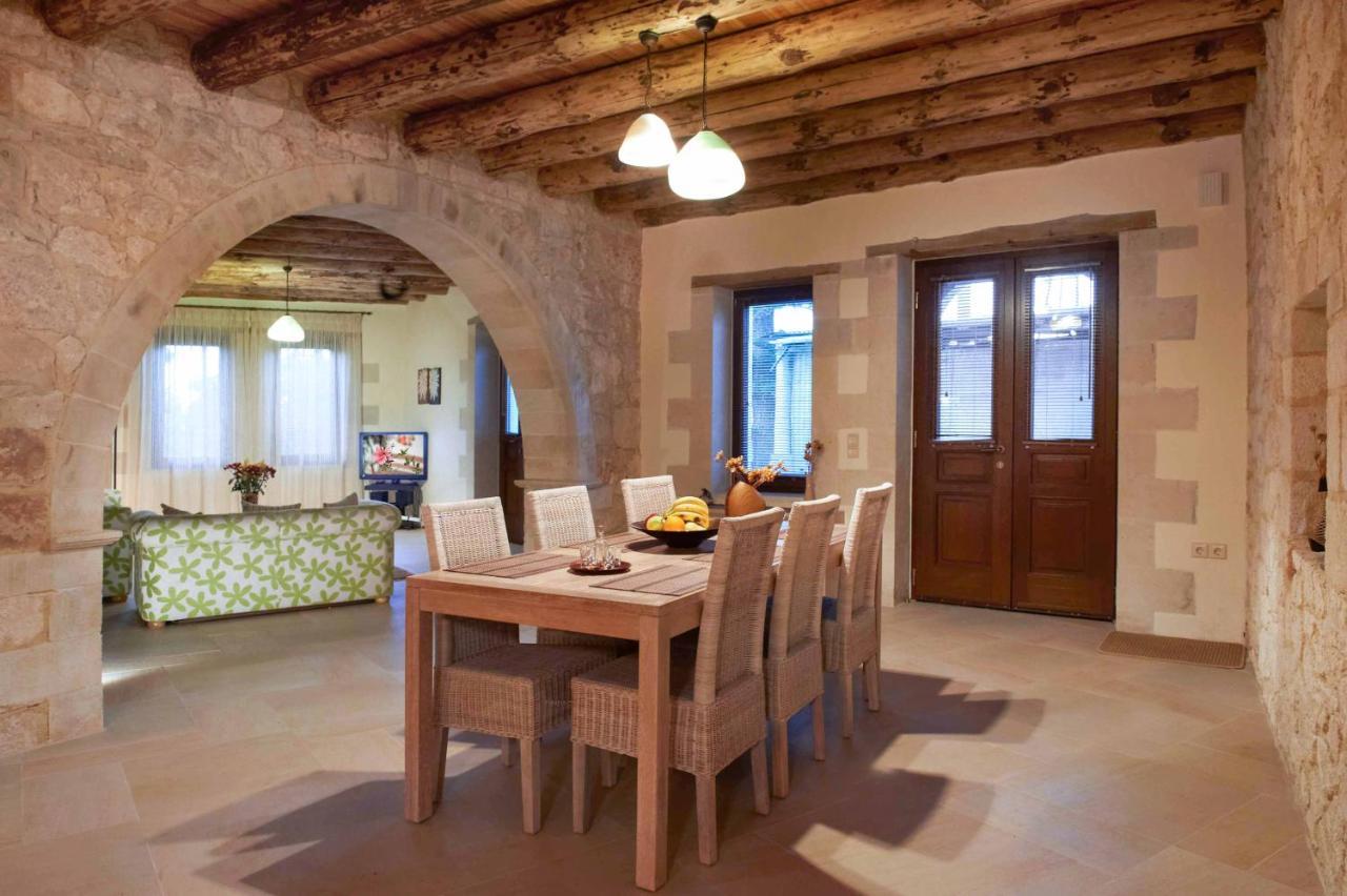 Makhairoí Villa Erontas - Private Heated Jacuzzi מראה חיצוני תמונה