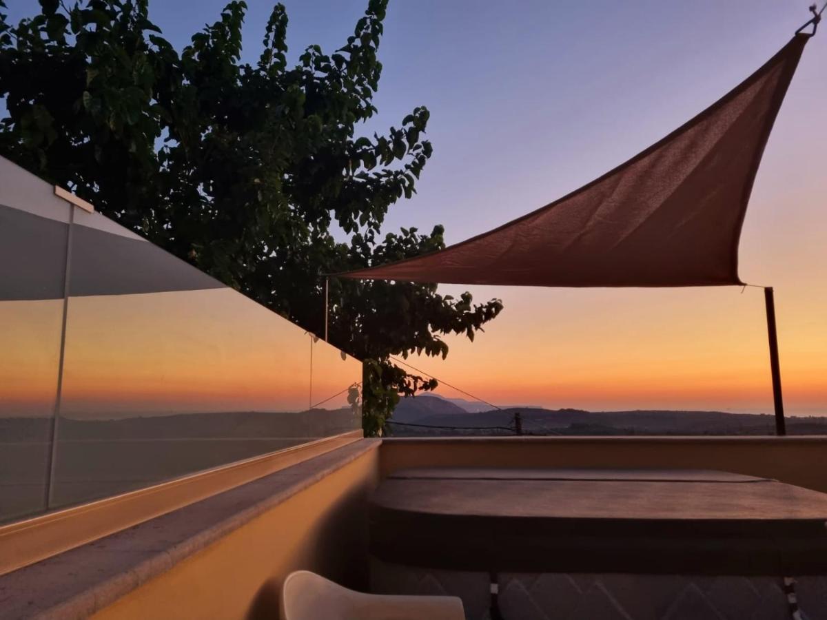 Makhairoí Villa Erontas - Private Heated Jacuzzi מראה חיצוני תמונה